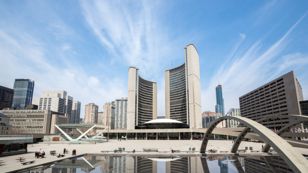 Pourquoi Toronto est surnommée “la Ville Reine” ?